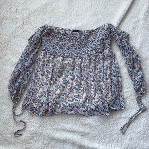 American Eagle off the shoulder top, Small